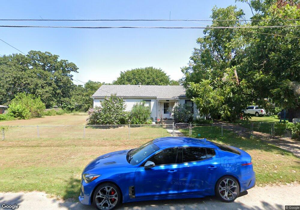 917 W Ford St, Denison, TX 75020 - photo 1