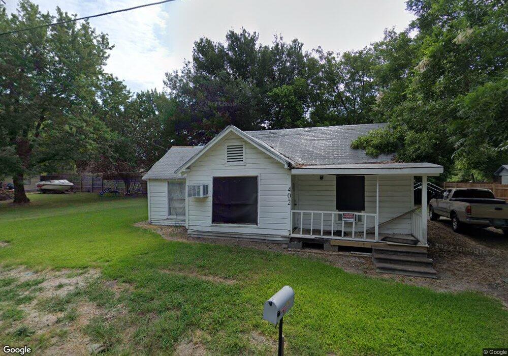 402 Smith St, Bonham, TX 75418 - photo 1