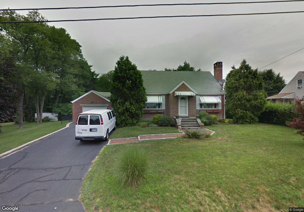 32 Lindberg Dr, Trumbull, CT 06611 - photo 1