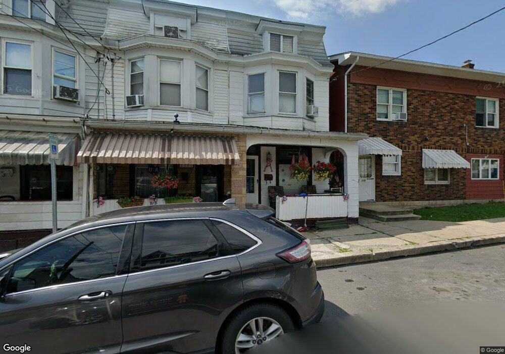 306 W Spruce St, Tamaqua, PA 18252 - photo 1