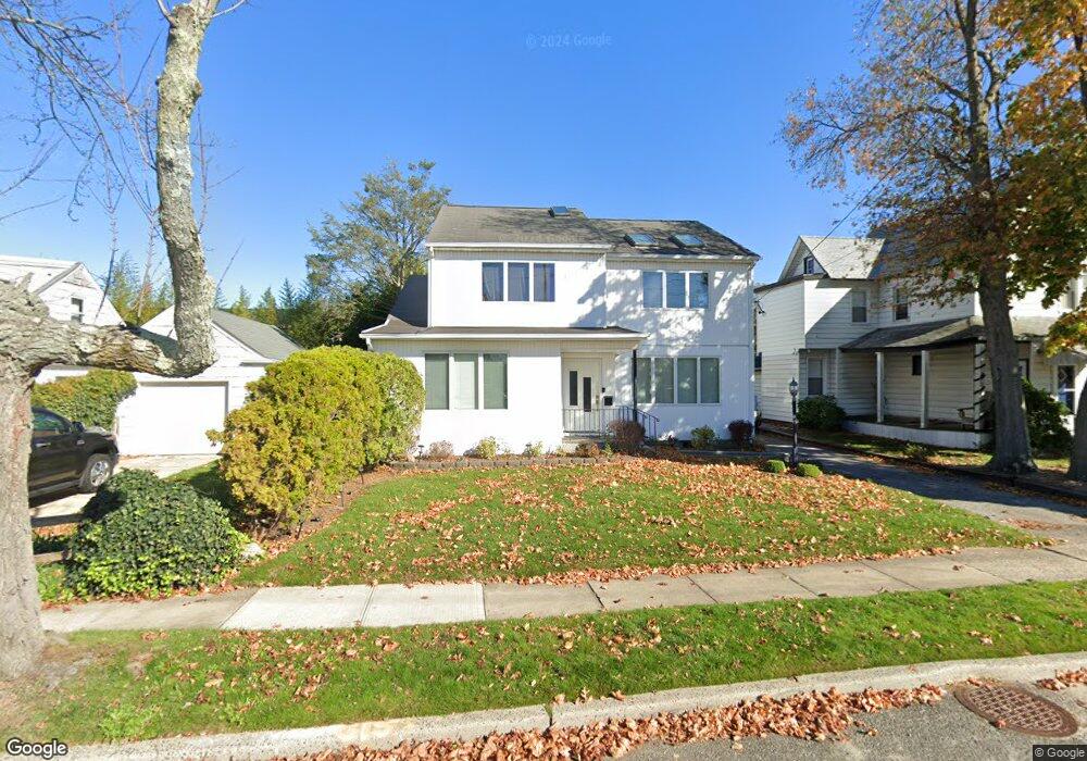 60 Sheridan Ave, Hewlett, NY 11557 - photo 1