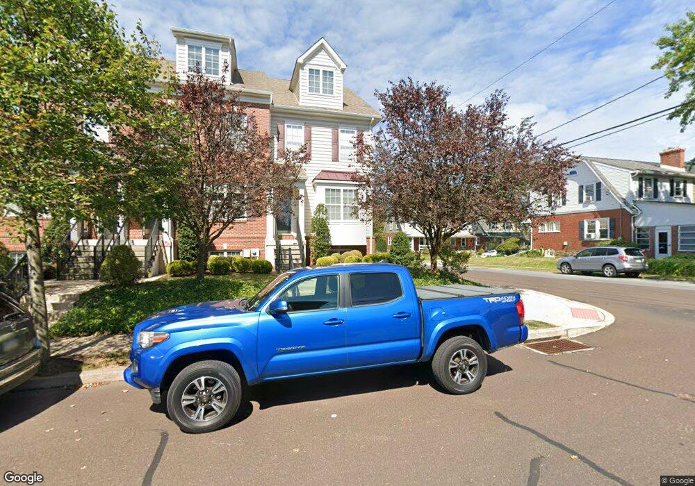 98 N Towamencin Ave unit 22, Lansdale, PA 19446 - photo 1