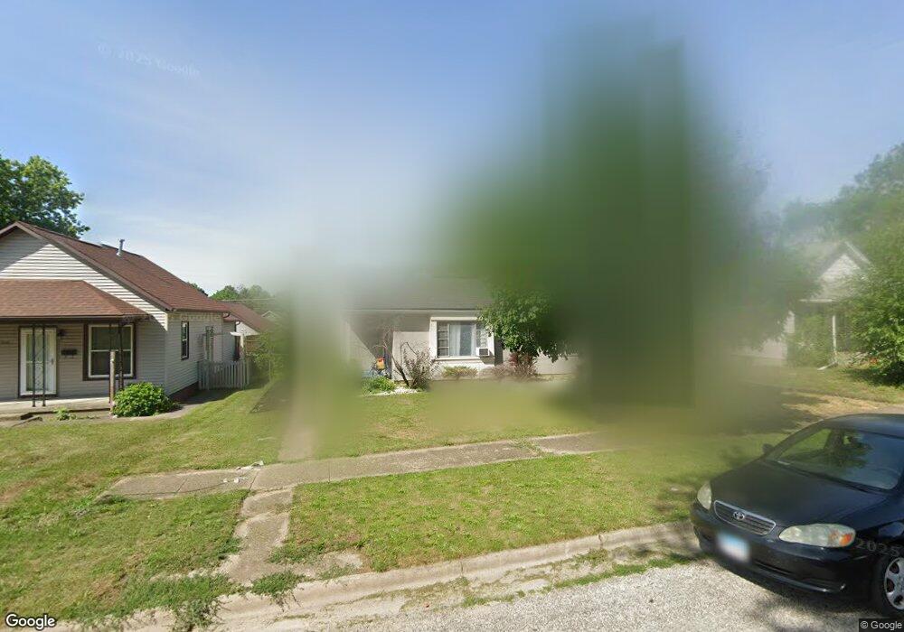 413 Willard Ave, Lincoln, IL 62656 - photo 1