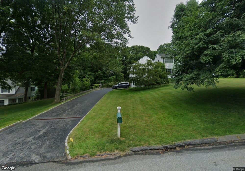 9 Woodcrest Dr, Armonk, NY 10504 - photo 1