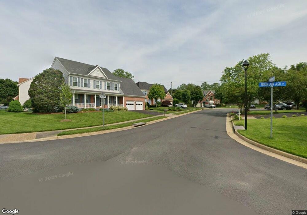 7703 Cumbertree Ct, Springfield, VA 22153 - photo 1