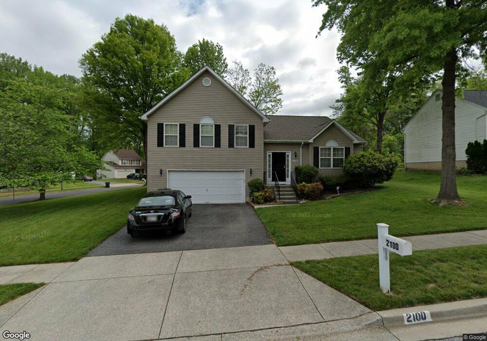 2100 Whispering Willow Ct, Temple Hills, MD 20748 - photo 1