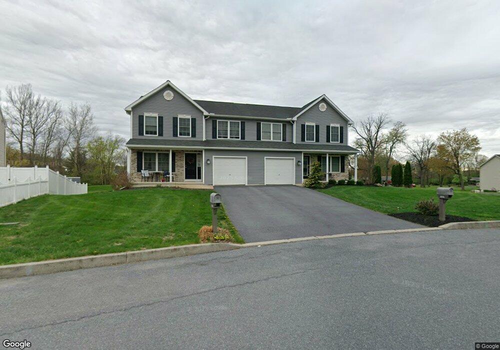 1004 Daisy Dr, Temple, PA 19560 - photo 1