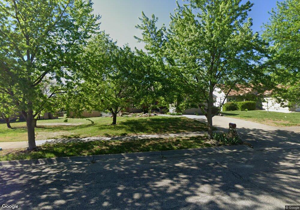 2463 SW Kingsrow Rd, Topeka, KS 66614 - photo 1