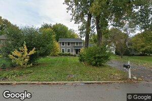 2S500 Arrowhead Dr, Wheaton, IL 60189