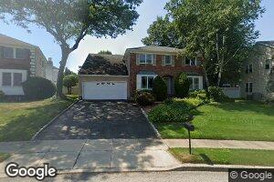 26 Knoll Ln, Glen Head, NY 11545