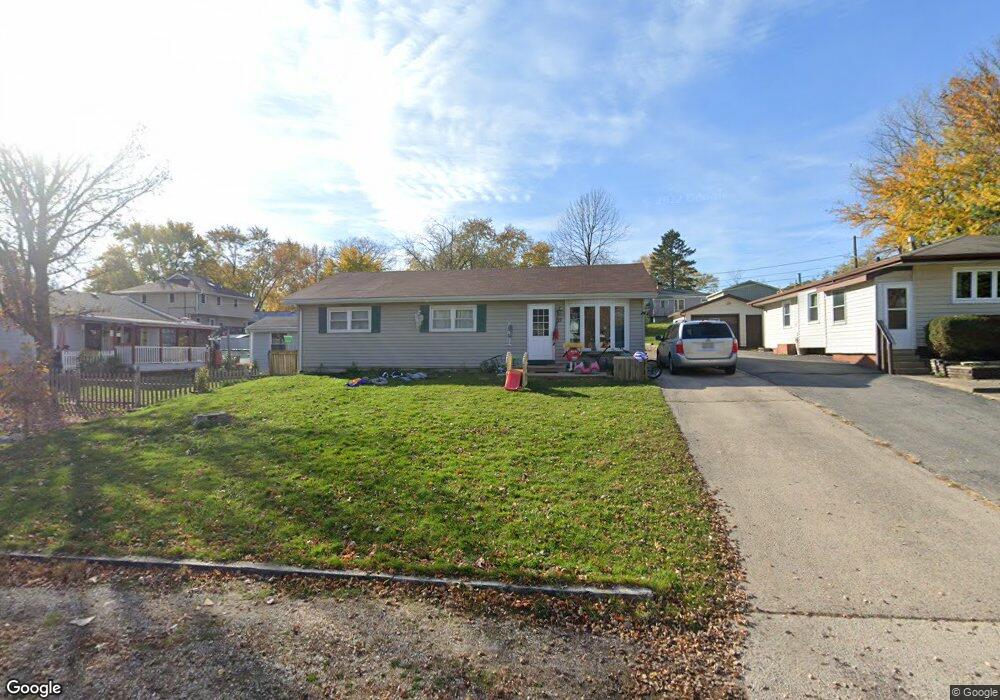 13 Walnut Dr, Lake In the Hills, IL 60156 - photo 1