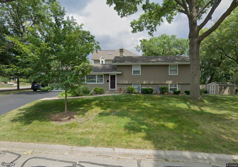 834 S Loomis St, Naperville, IL 60540 - photo 1