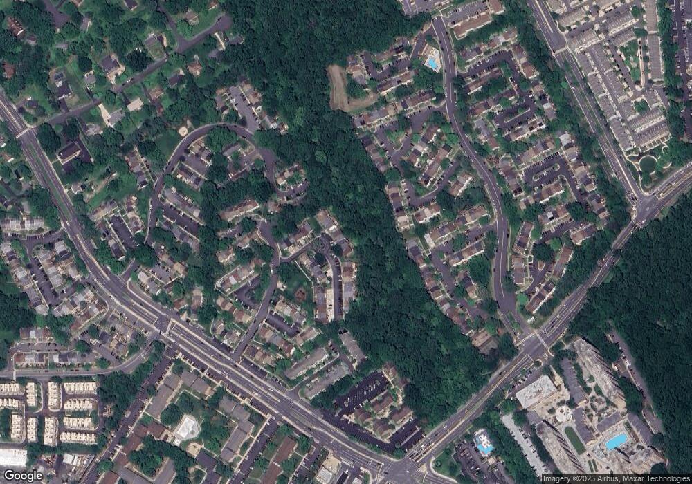 3027 Mission Square Dr, Fairfax, VA 22031 - photo 1