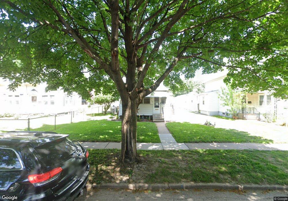 2360 W 1st St, Davenport, IA 52802 - photo 1