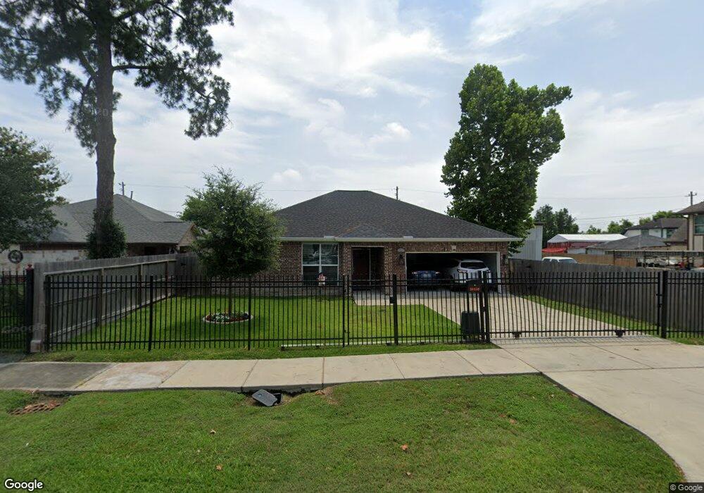 10110 Goldcrest St, Houston, TX 77076 - photo 1