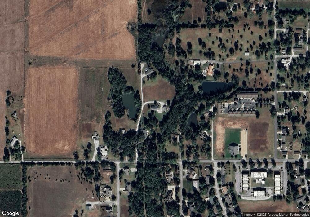 123 Lewis Ave, Parsons, KS 67357 - photo 1