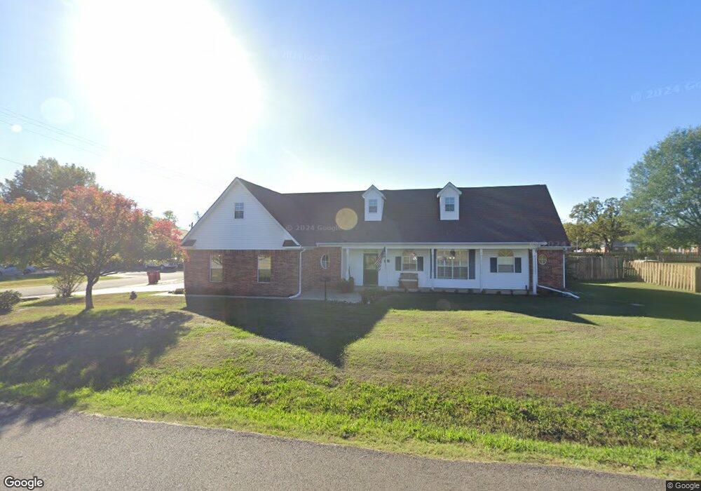 1414 E Jefferson St, Hugo, OK 74743 - photo 1