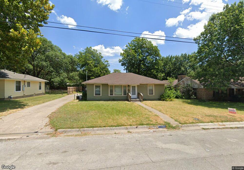 1204 Whaley Dr, Gainesville, TX 76240 - photo 1