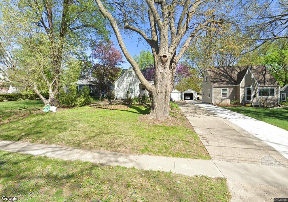 2911 56th St, Des Moines, IA 50310 - photo 1