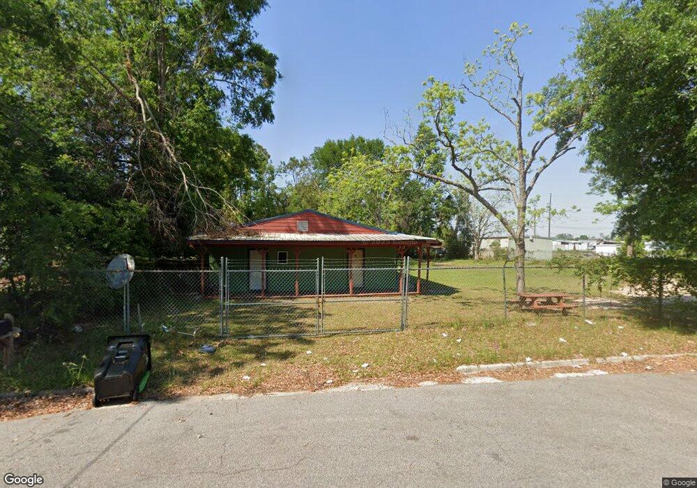 315 Magnolia St, Douglas, GA 31533 - photo 1