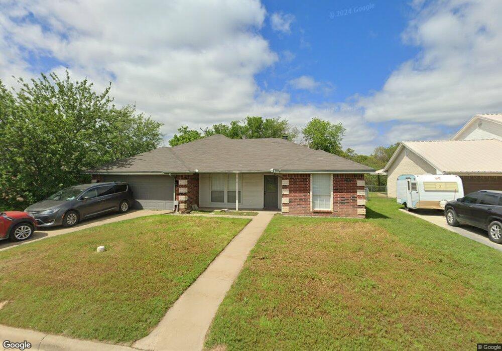 410 Ridgeway Blvd, Weatherford, TX 76086 - photo 1
