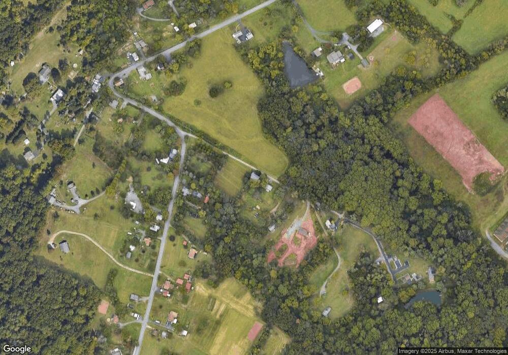 49 Woodpecker Ln, Reading, PA 19607 - photo 1