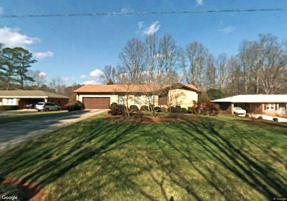 1851 Kinridge Rd, Marietta, GA 30062 - photo 1