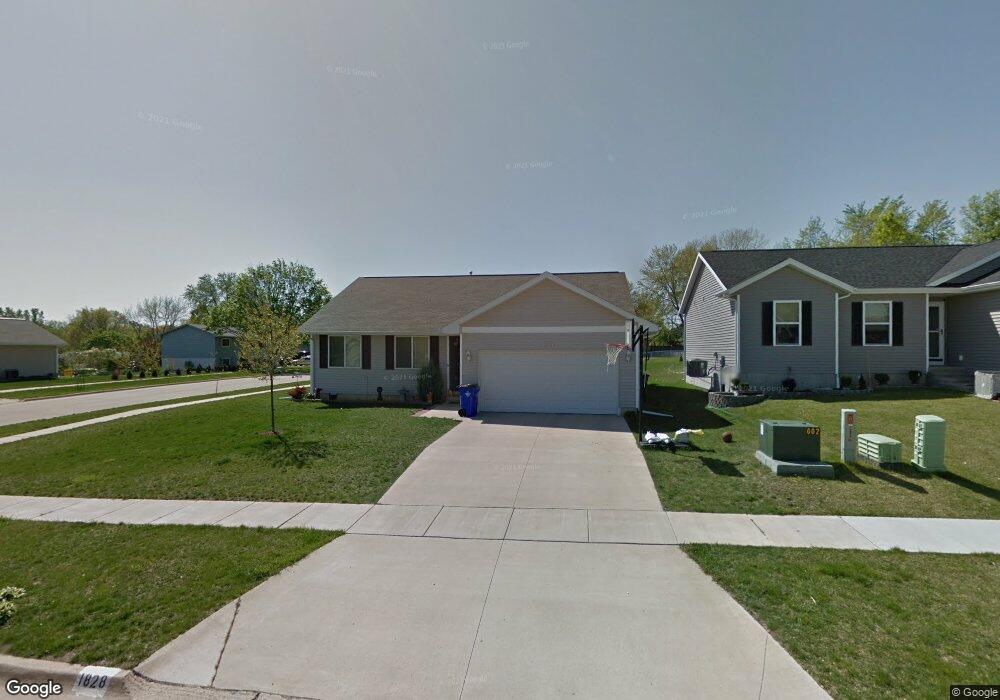 1828 Whispering Pines Ct SW, Cedar Rapids, IA 52404 - photo 1