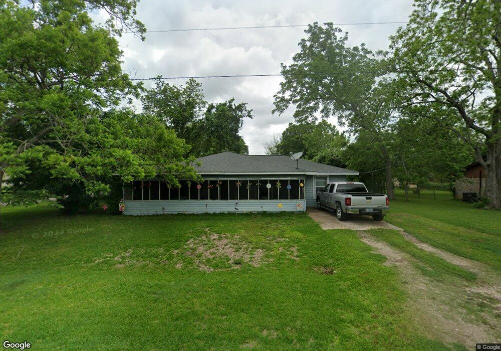 1302 N Market St, Brazoria, TX 77422 - photo 1
