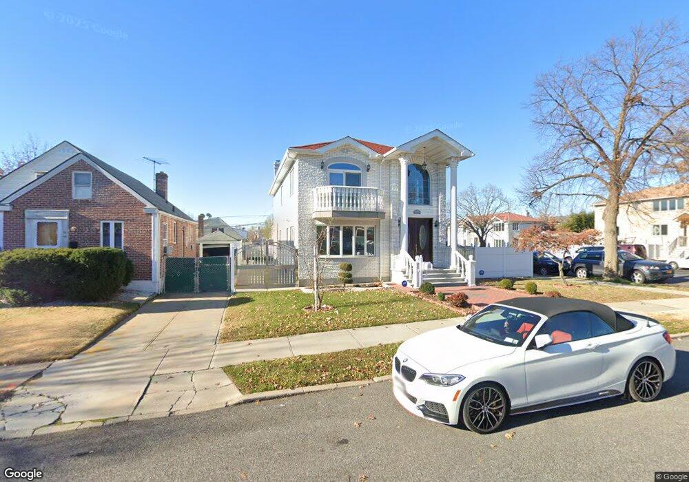 5304 192nd St, Fresh Meadows, NY 11365 - photo 1