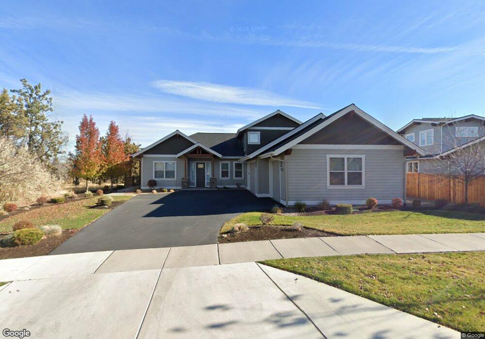 976 NW 13th St, Redmond, OR 97756 - photo 1