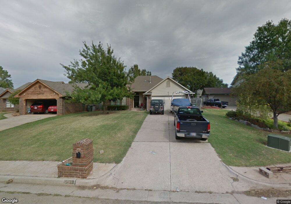 912 N Blackwelder Ave, Edmond, OK 73034 - photo 1