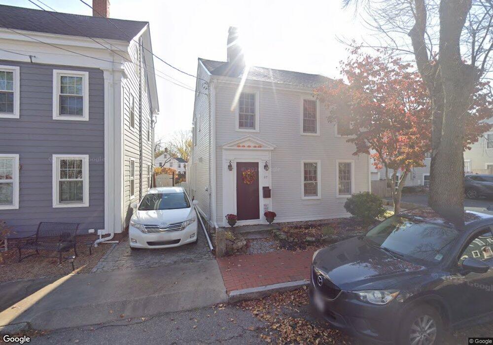 37 Warren St, Newburyport, MA 01950 - photo 1