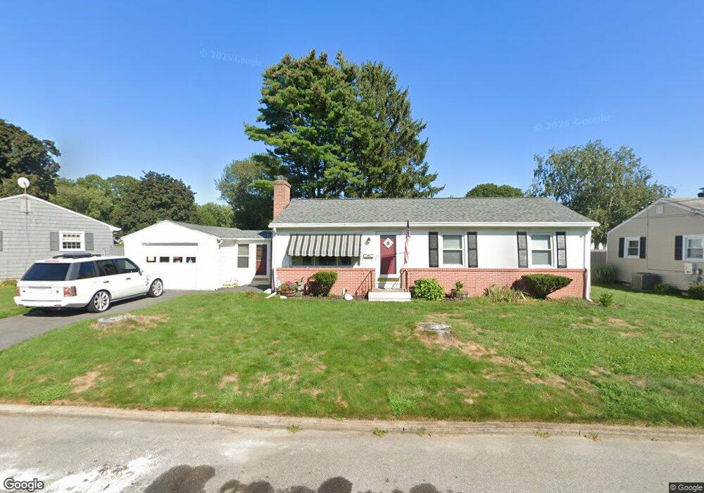 51 Meadowcrest Dr, Riverside, RI 02915 - photo 1