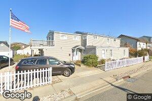 18 Julian Place Unit upper, Island Park, NY 11558