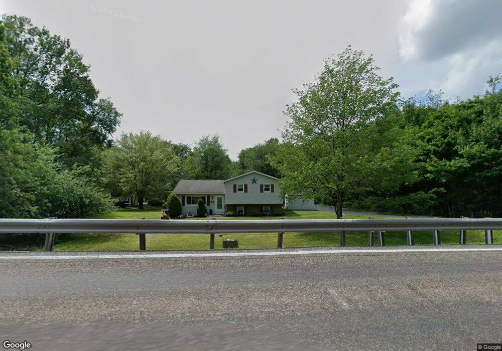 557 Woodlawn Ave, Mountain Top, PA 18707 - photo 1