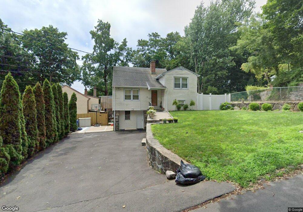 3 Robins Square S, Norwalk, CT 06854 - photo 1