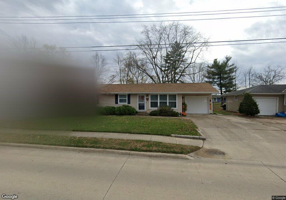 1003 W Saint Anthony Ave, Effingham, IL 62401 - photo 1