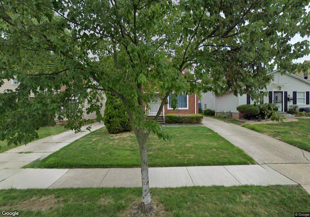 21409 Gardenview Dr, Maple Heights, OH 44137 - photo 1