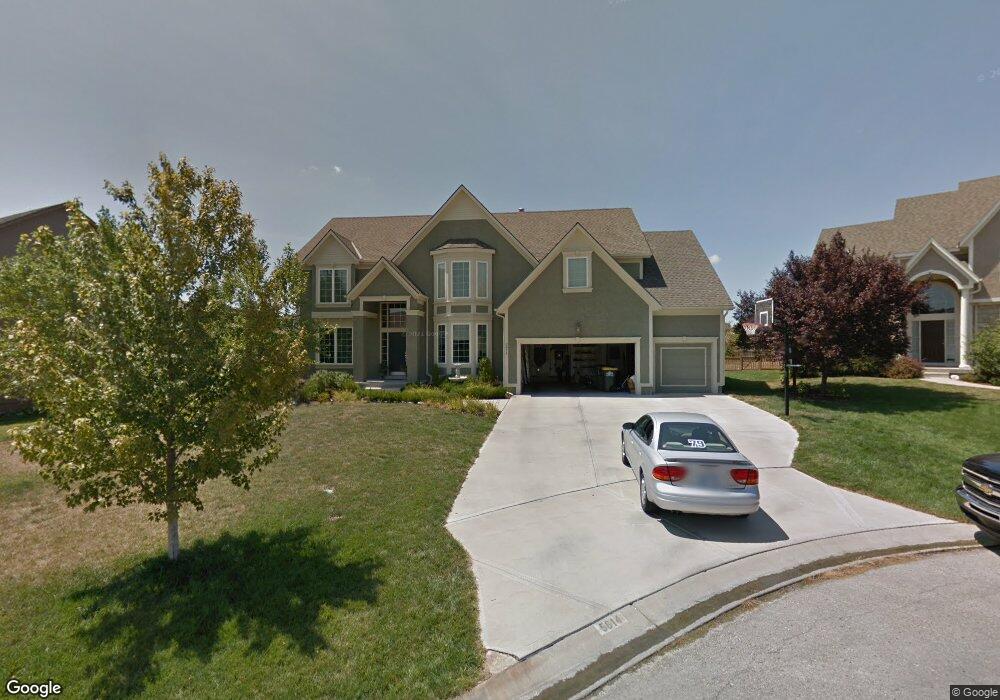 5614 Roundtree St, Shawnee, KS 66226 - photo 1