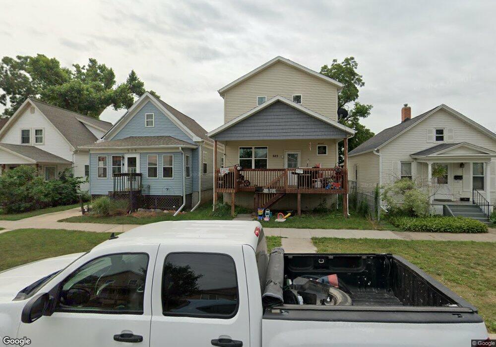 523 B Ave NW, Cedar Rapids, IA 52405 - photo 1