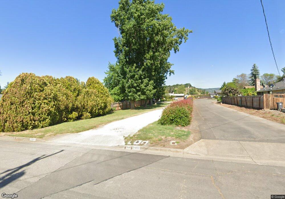 934 Brookdale Ave, Medford, OR 97504 - photo 1