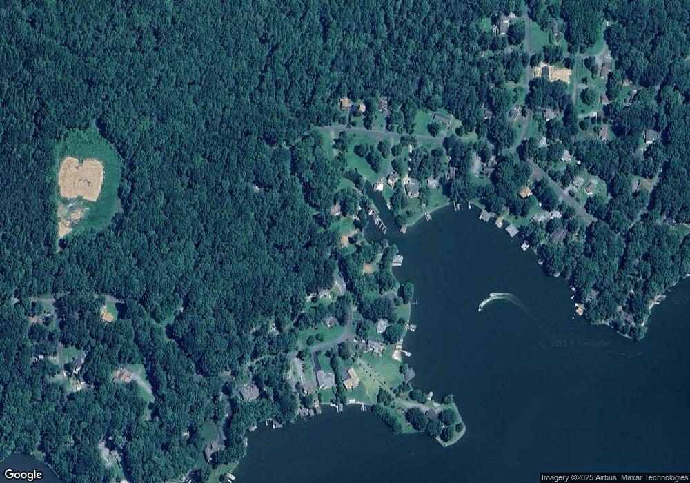 1663 N Lakeshore Dr, Louisa, VA 23093 - photo 1