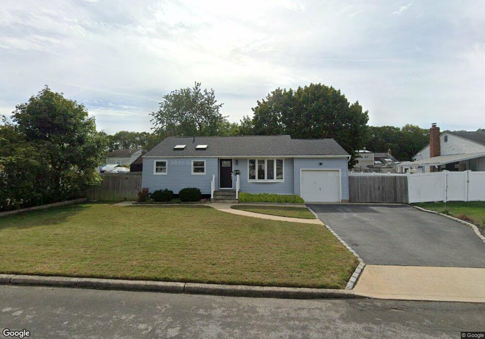 22 Franklin St, Islip, NY 11751 - photo 1