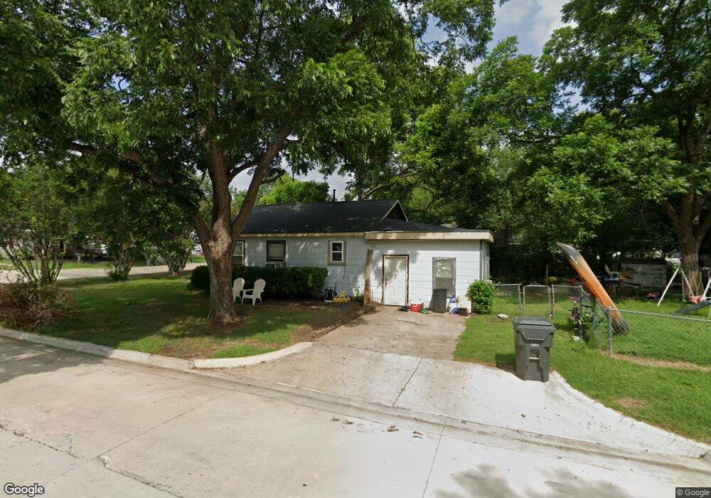 202 9th Ave SE, Ardmore, OK 73401 - photo 1