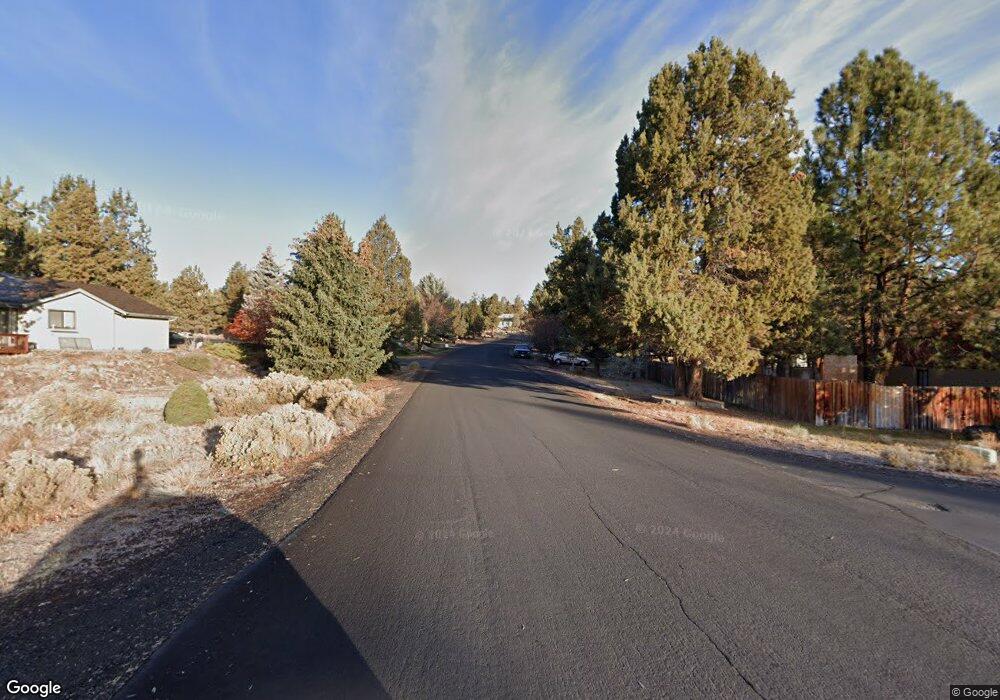 2 SW Yew Ave, Redmond, OR 97756 - photo 1