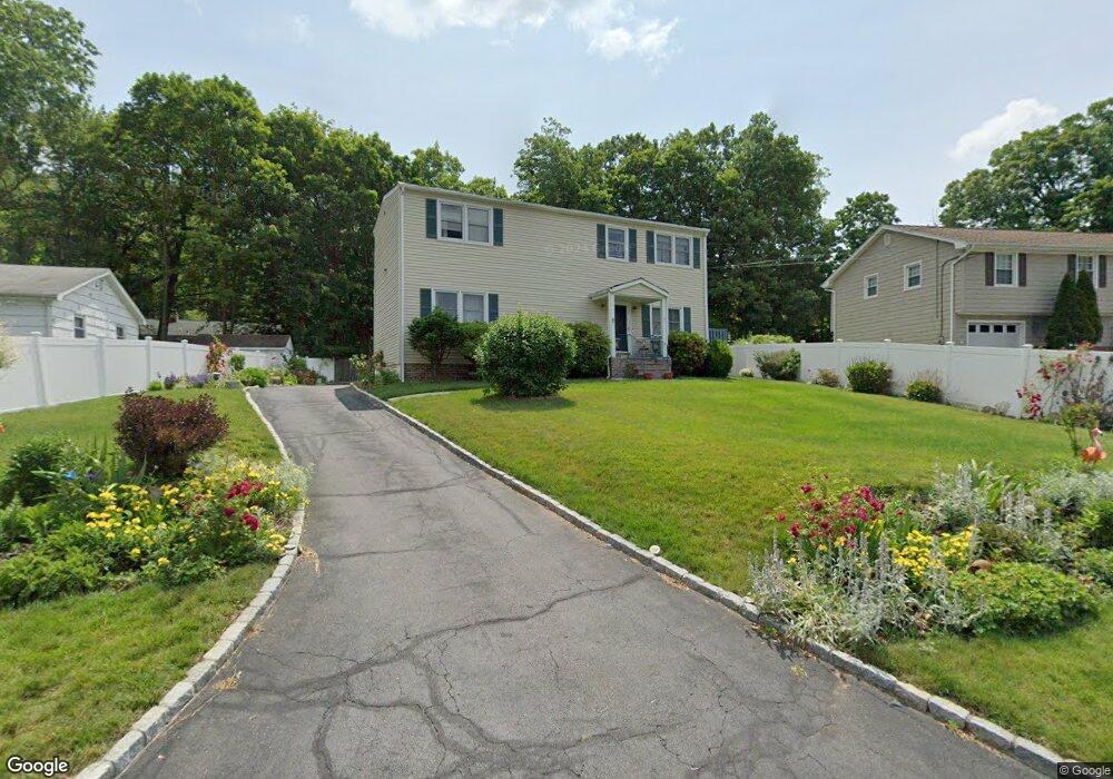 67 Woodridge Dr S, Stamford, CT 06902 - photo 1