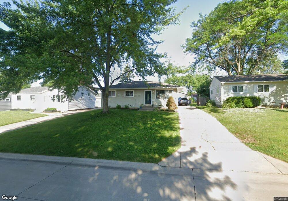 2930 Cypress Dr, Bettendorf, IA 52722 - photo 1