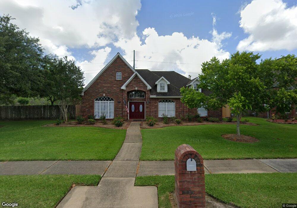 1710 Country Club Dr, Friendswood, TX 77546 - photo 1