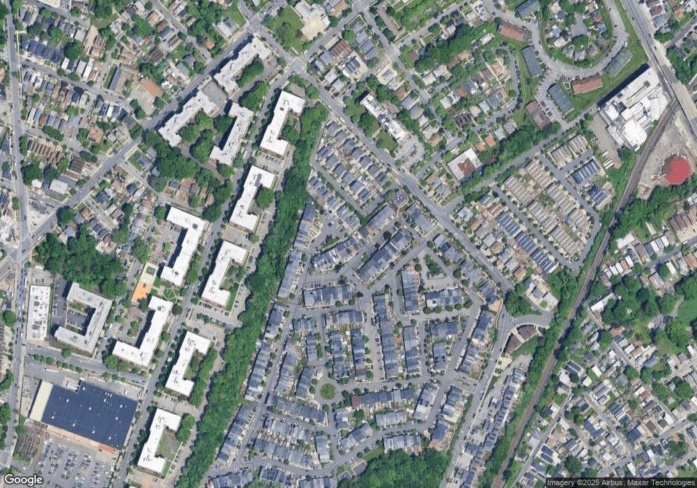 17 Long Pond Ln, Staten Island, NY 10304 - photo 1